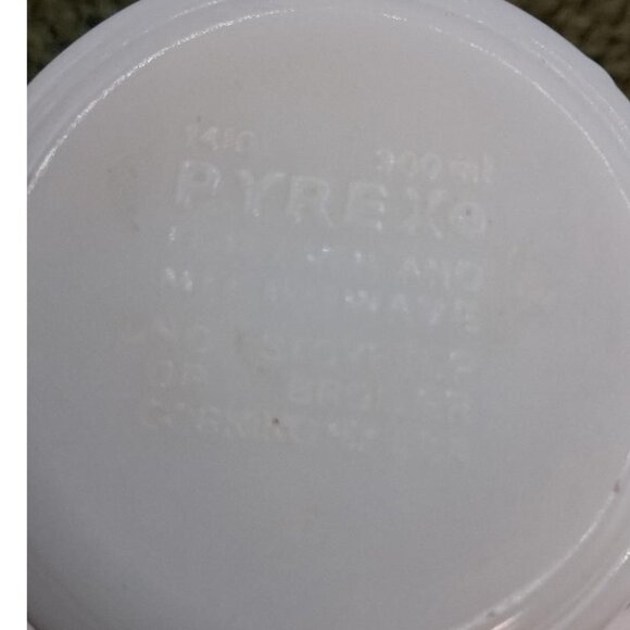 Vintage Pyrex White Milk Glass Mug W/Brown Floral Pattern 300ml Microwave Safe - Picture 5 of 5